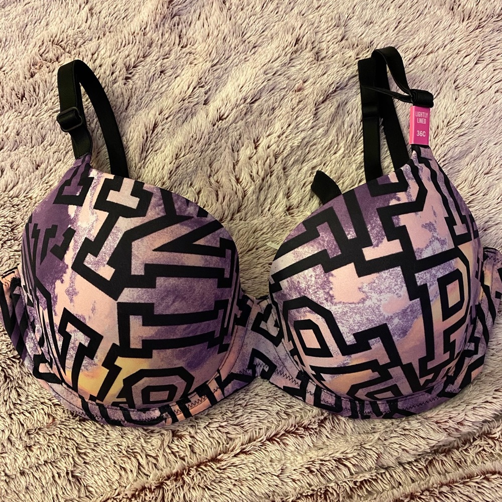 NWT VS Pink Lightly Lined Bra!!